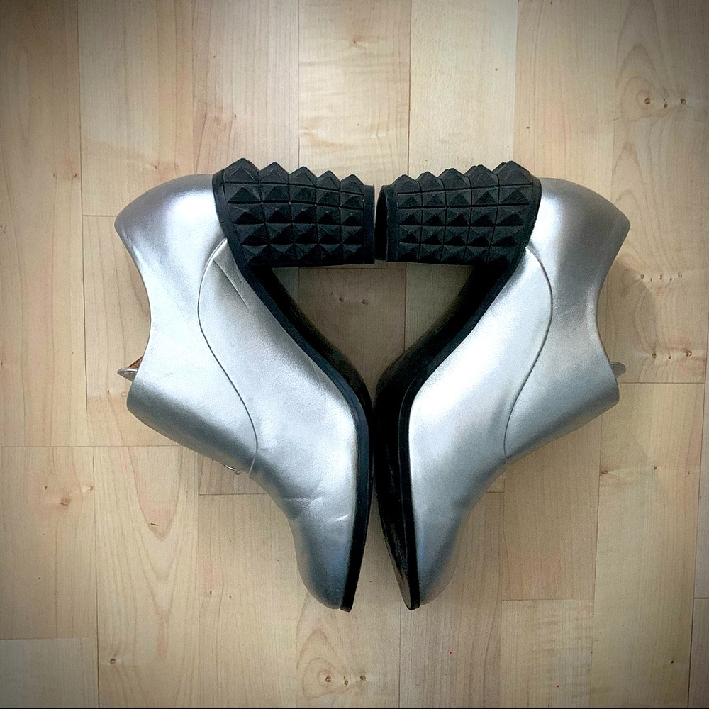 Akira Silver Chunky Heel Oxford.